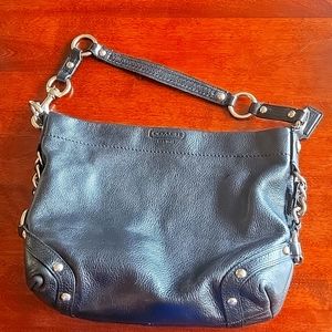 Coach purse in black.